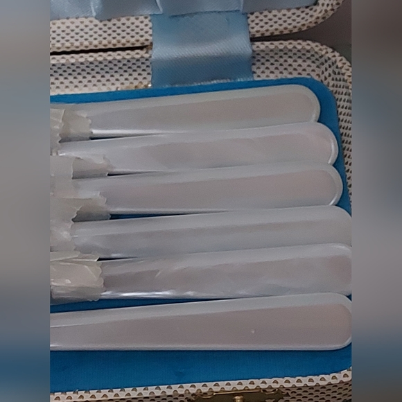 Steak Knife Set with Mother of Pearl Handles, Leppington Cutlass of Sheffield - Picture 8 of 12